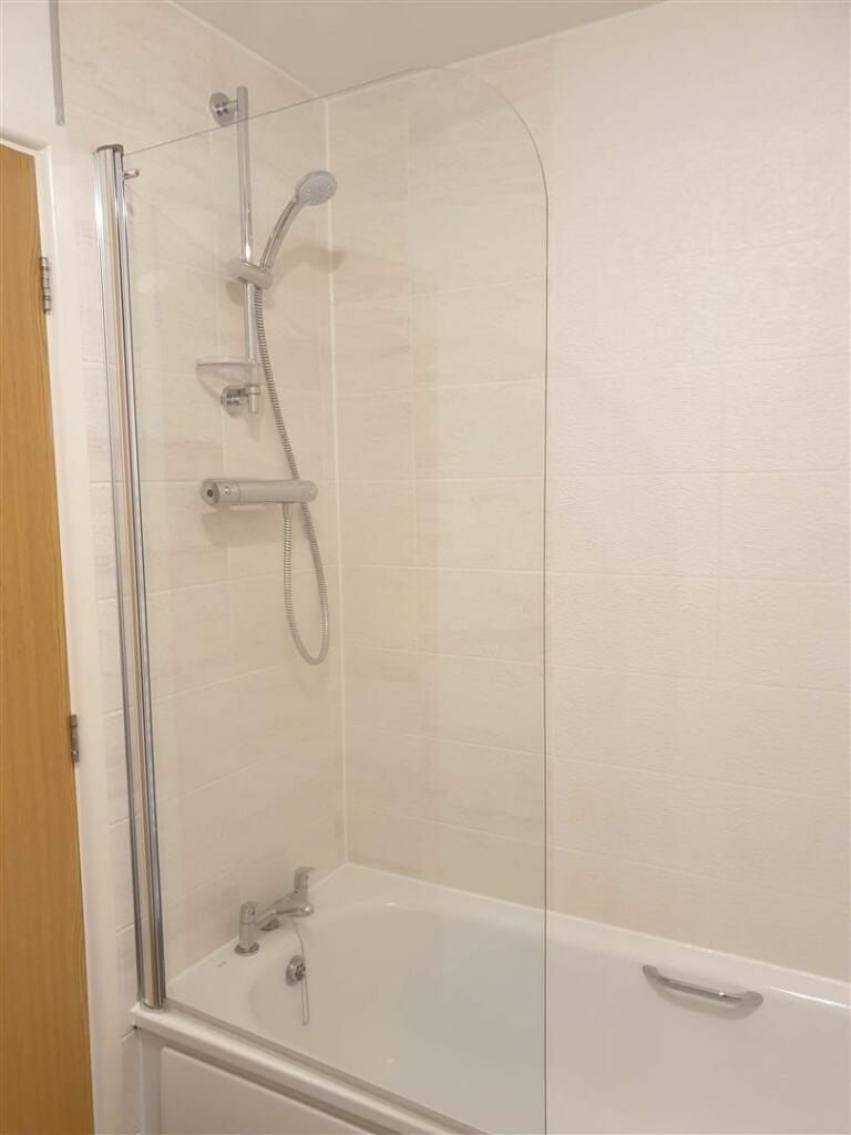 Bathroom 2 (1).jpg