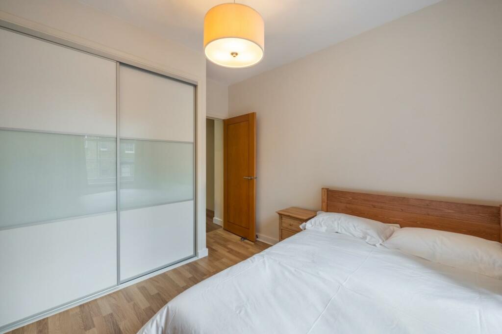 bedroom (1).jpg