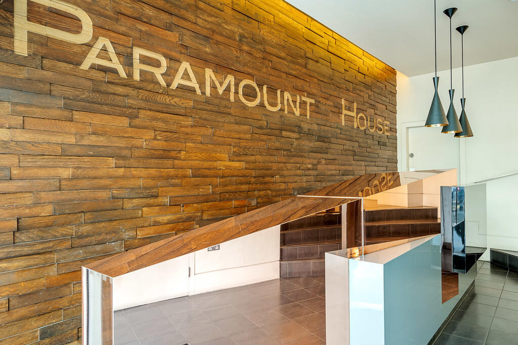Paramount_House_2...
