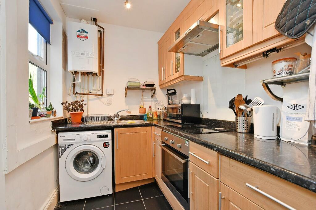26 Upperthorpe - kitchen.JPG