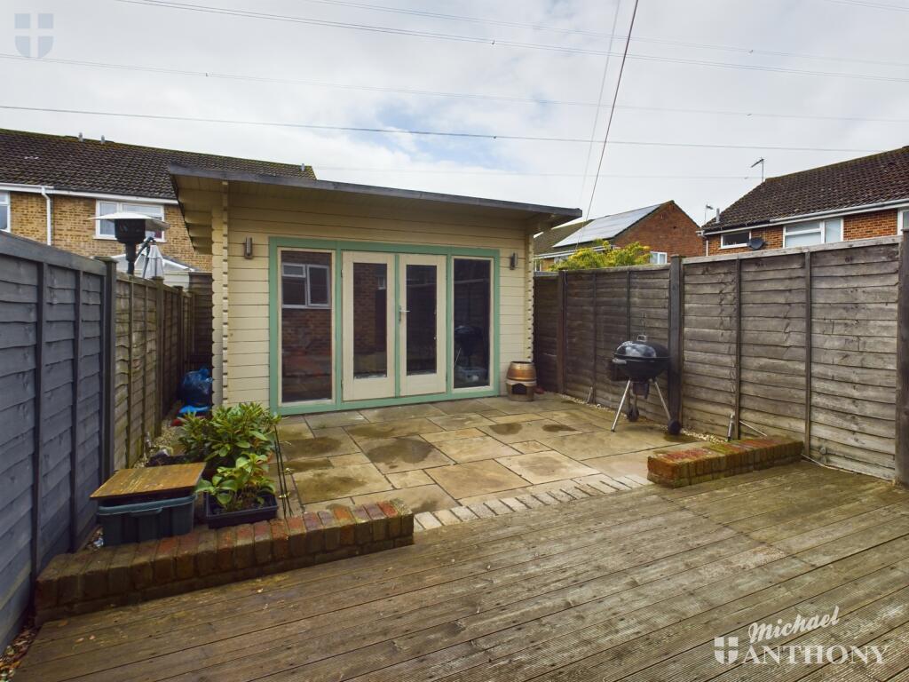 CAM03852G0-PR0116-STILL014