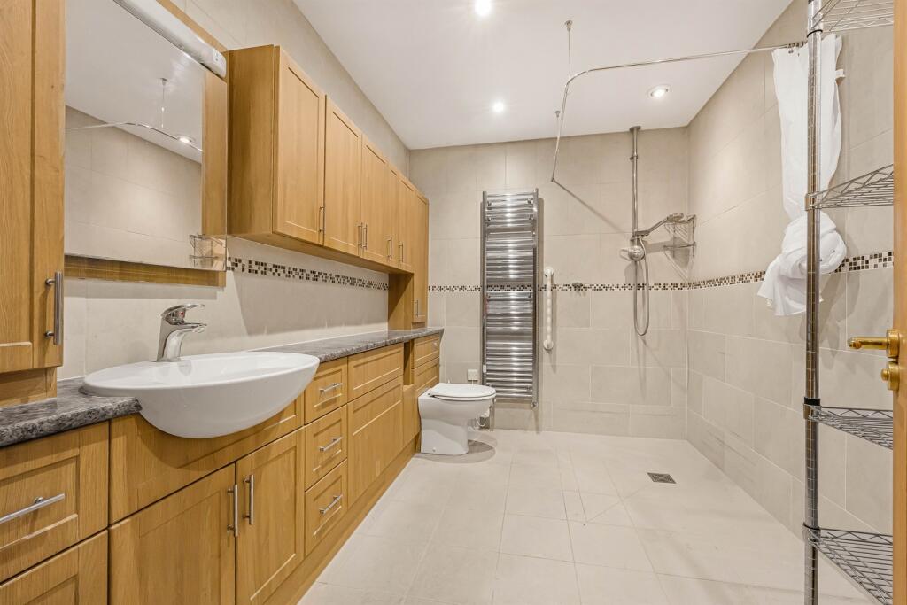 En Suite Shower Room