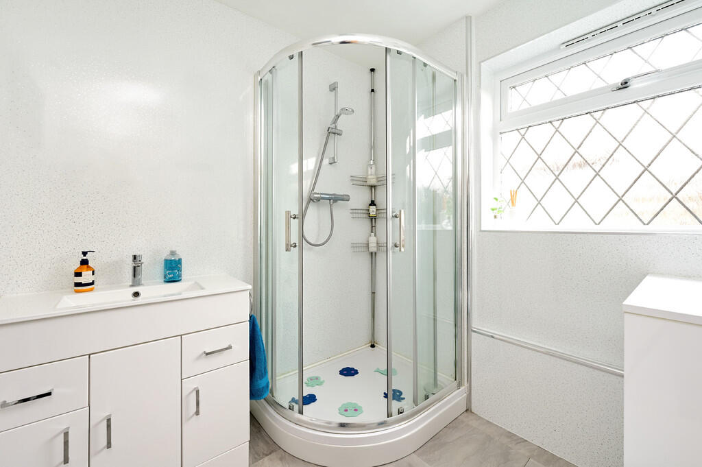 3 Salisbury Rd (4...