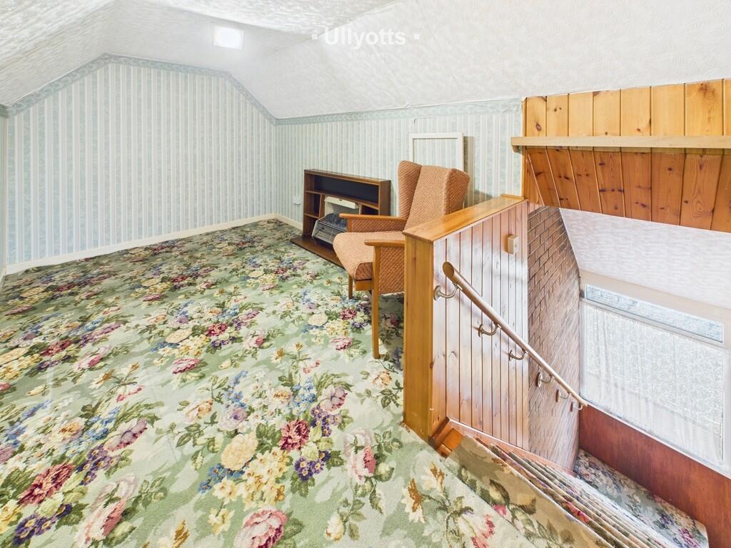Bedroom 3 / Loft ...