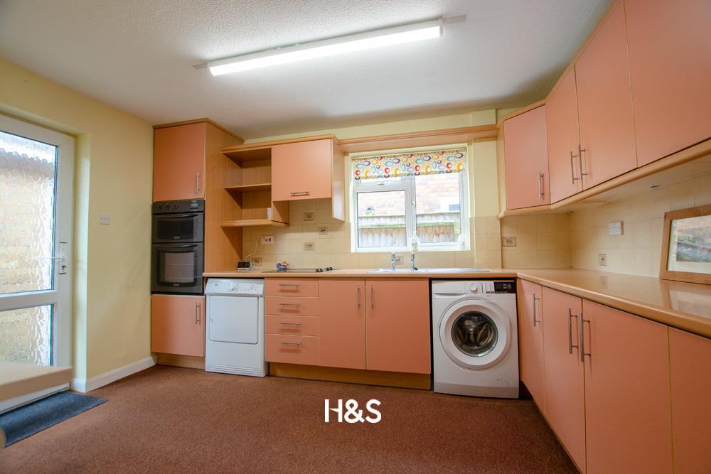 4 Falkwood - Kitchen.jpg