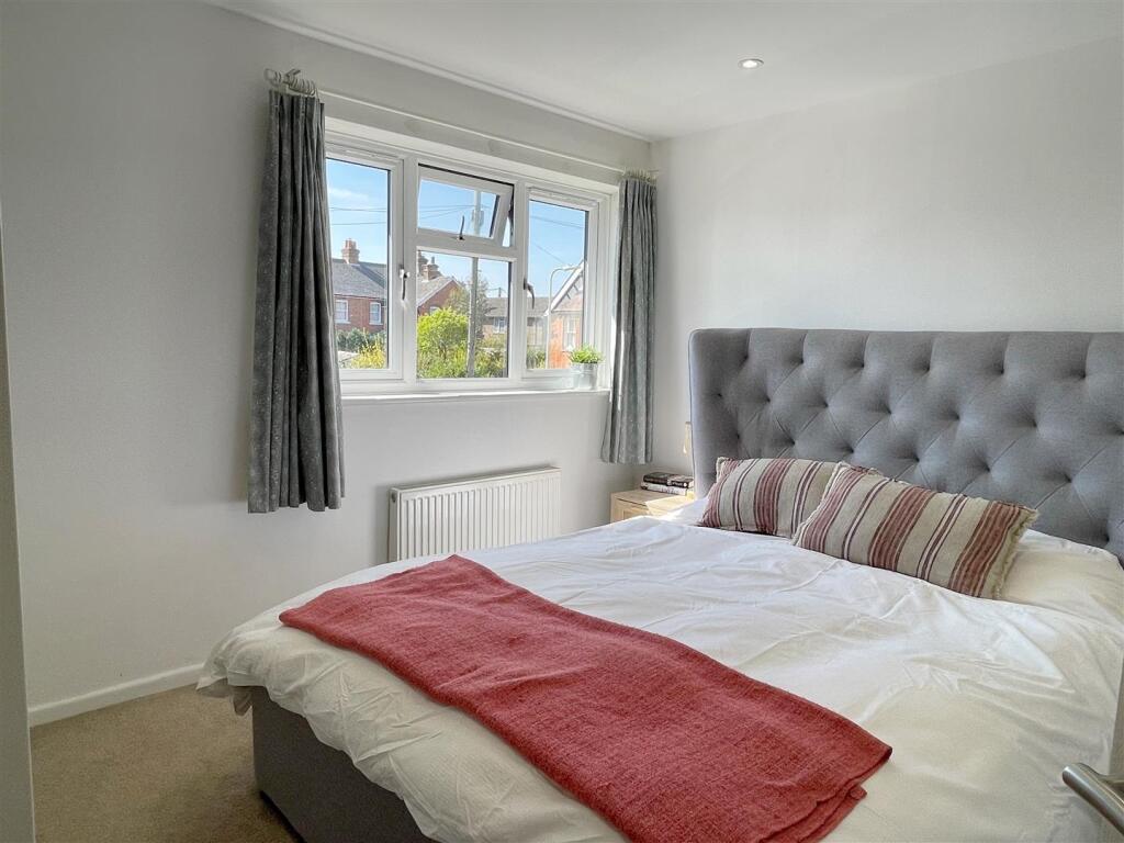 Bed 3.JPG