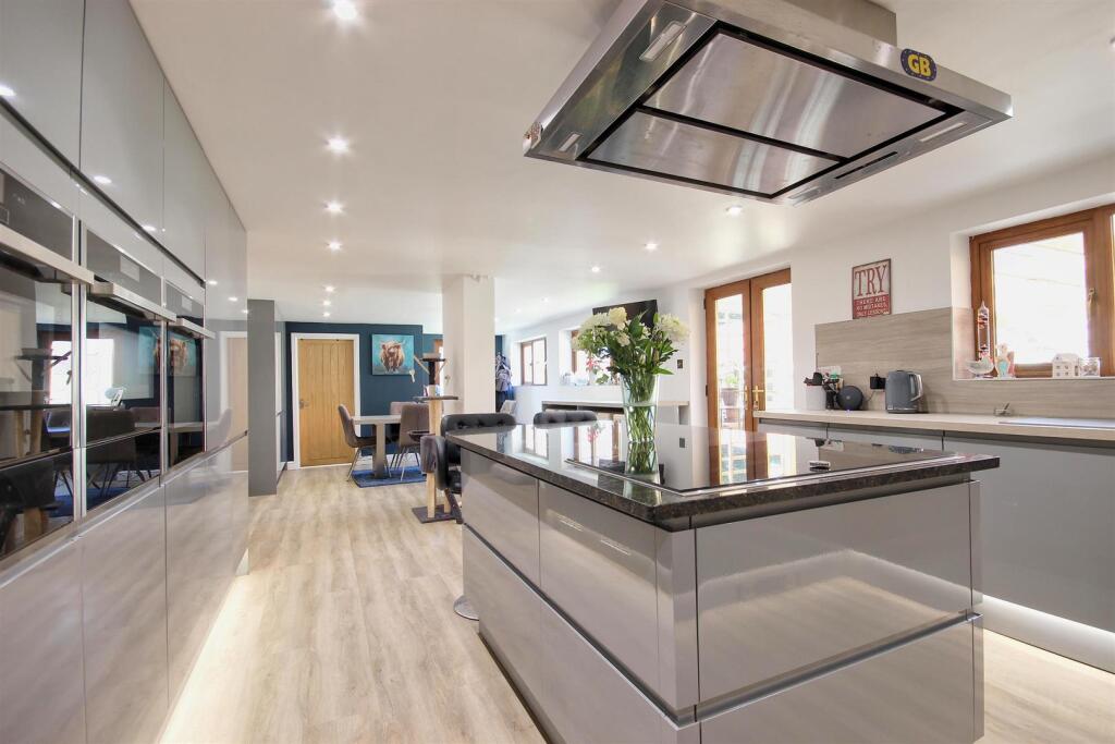 COMBINED DAY ROOM AND KITCHEN