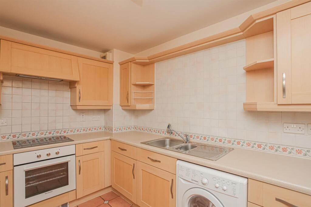 Kitchen 3.jpg