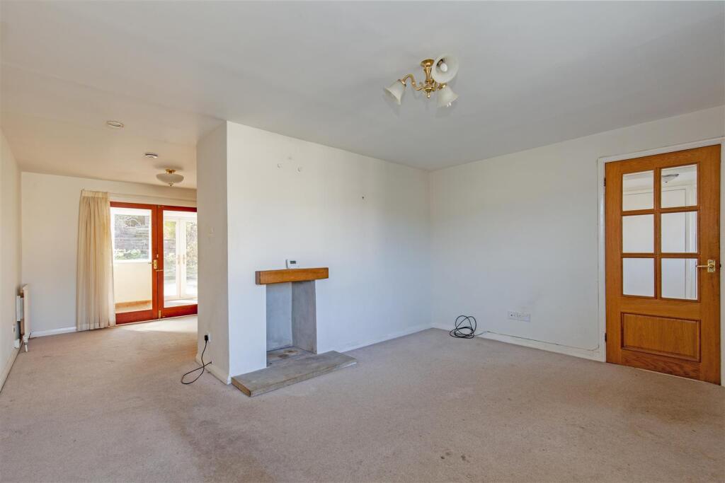 Reception Room-2.jpg