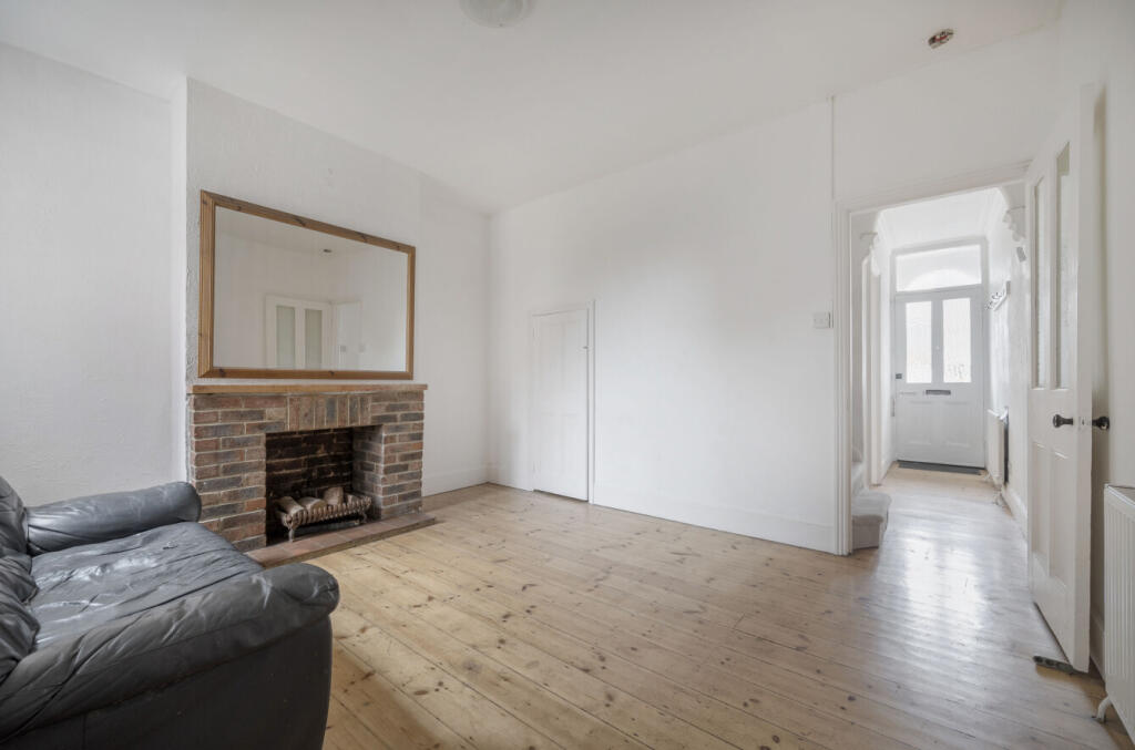 1299511-16-683582...