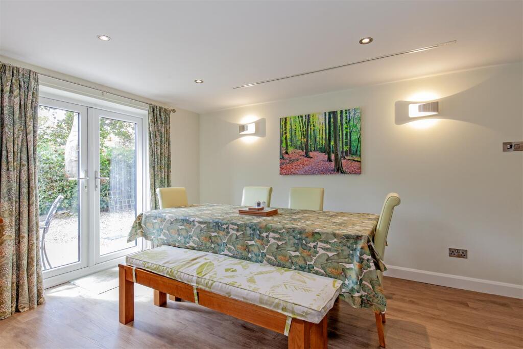 The Stables - Open Plan Living