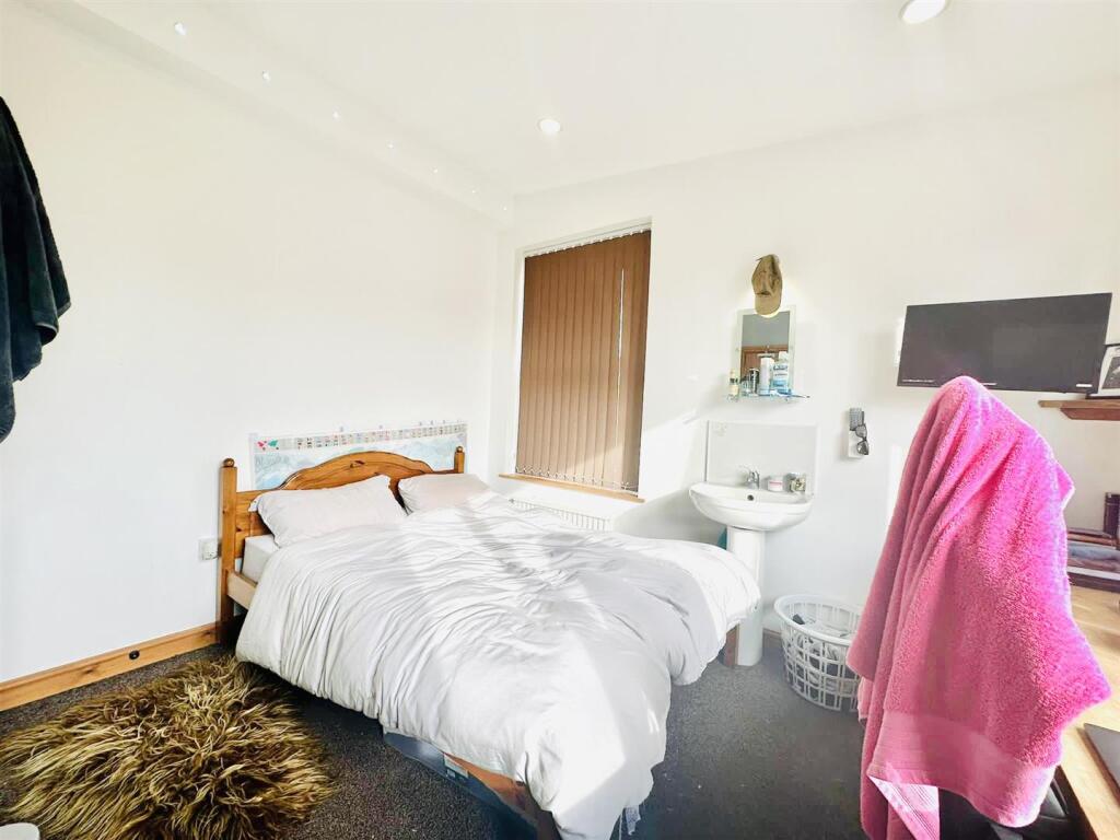 Bedroom Seven