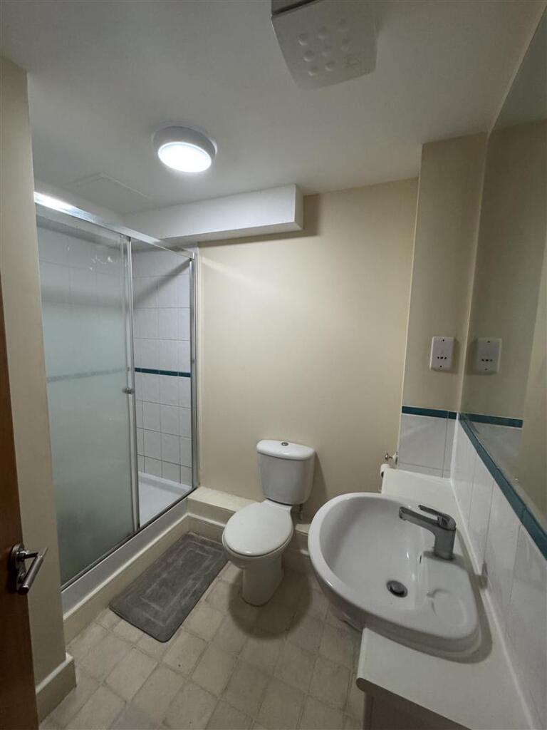 BATHROOM.jpeg
