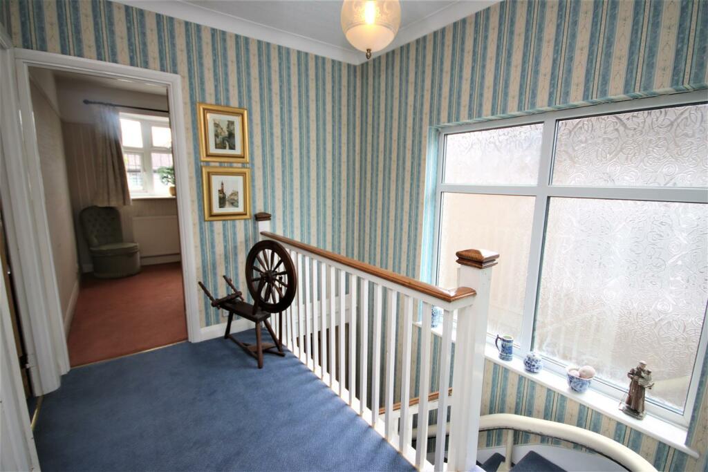 FIRST FLOOR LANDING: