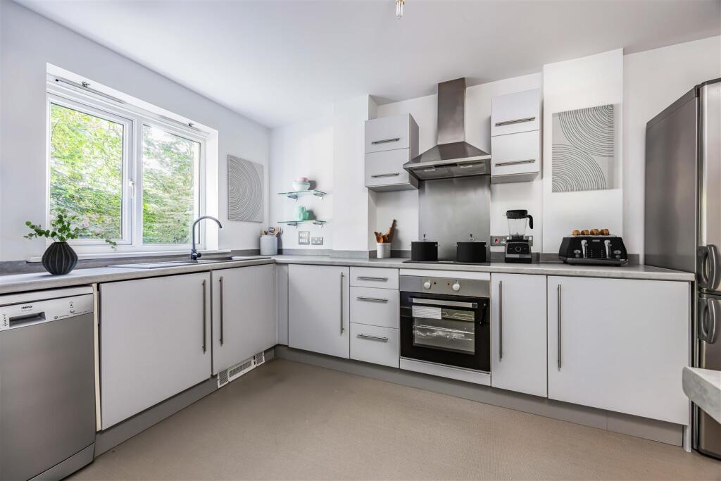 42 Gisors Road, Milton-CGI-Small-PorticoMarketing-