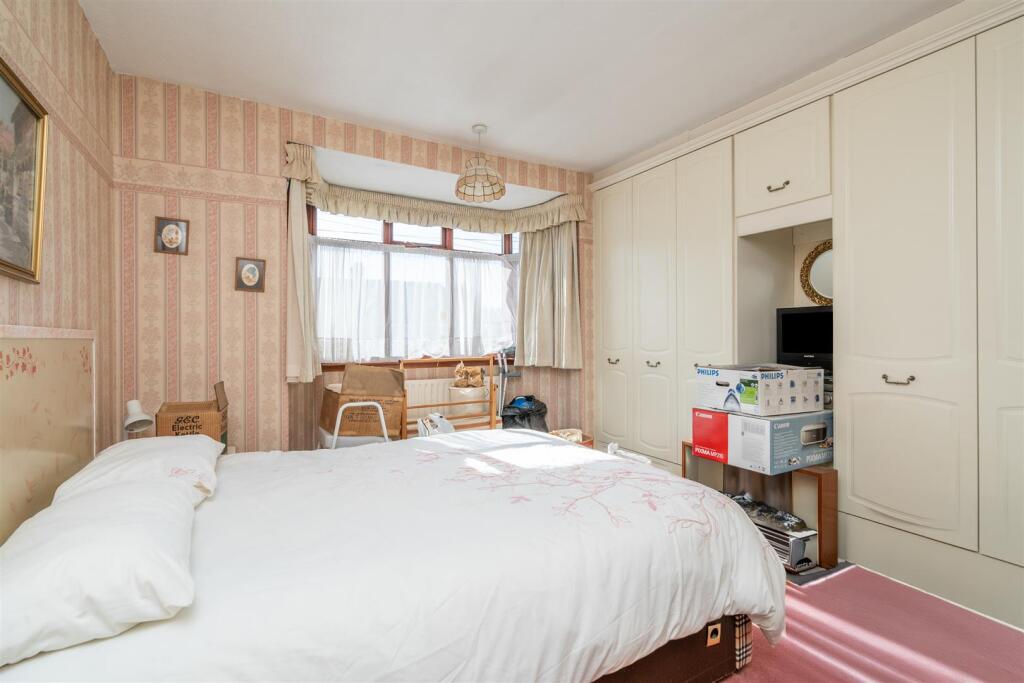 94 Hanbury Road_2.jpg