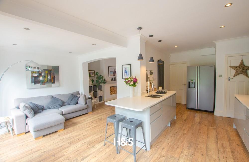 33 Burman Road - Kitchen.jpg