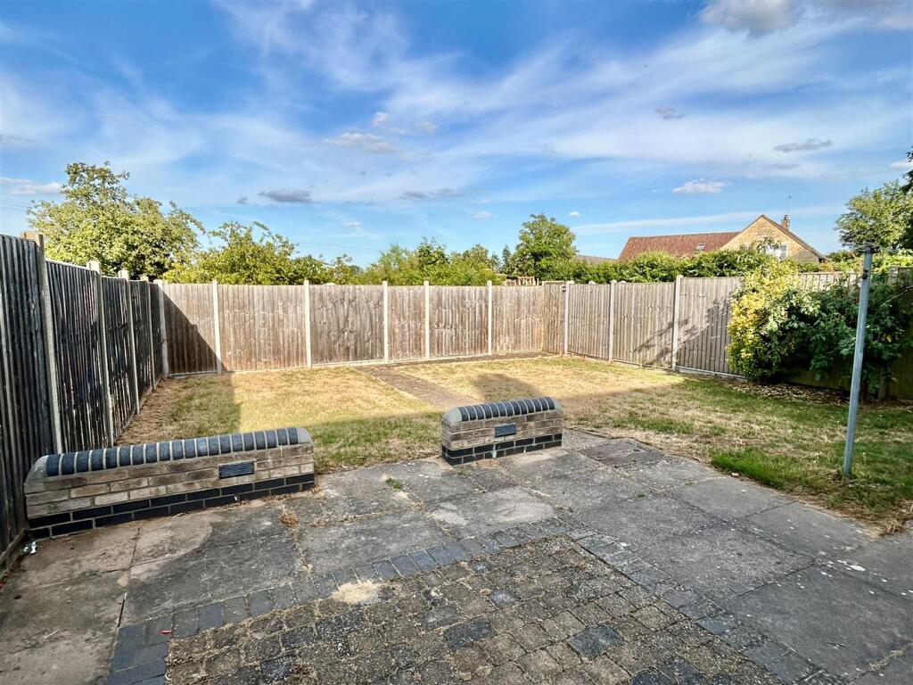 32 uffington garden 1.jpg