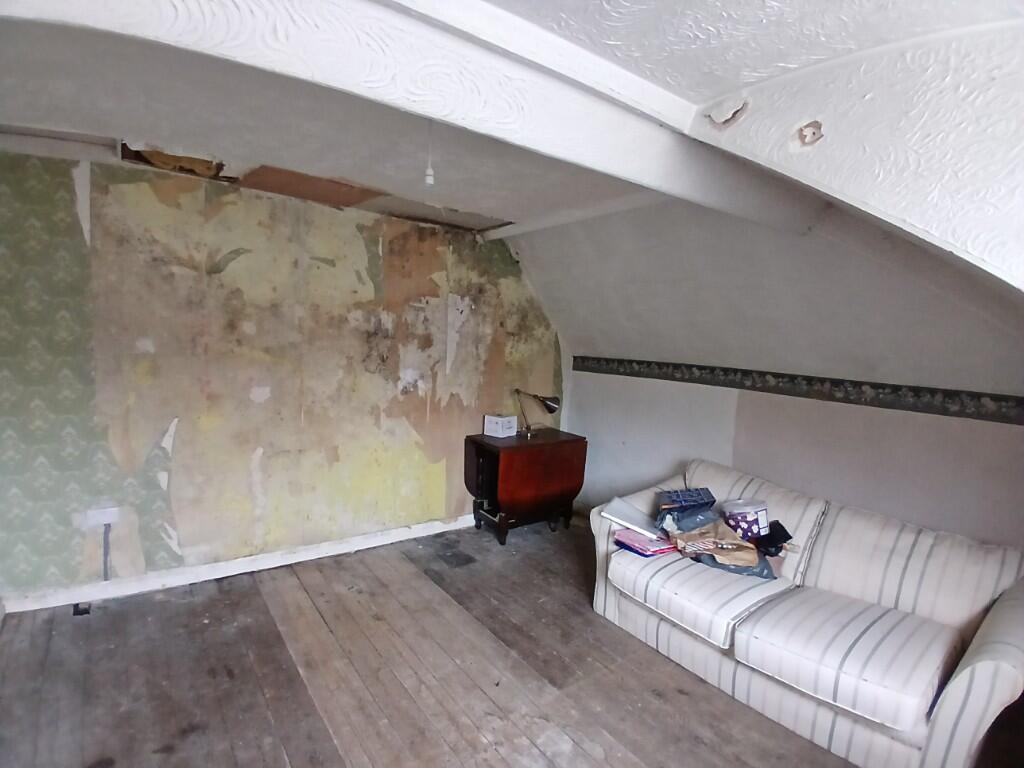 Llanfairfechan, LL33