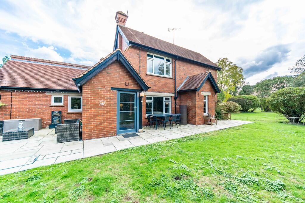 Riverside House  ...