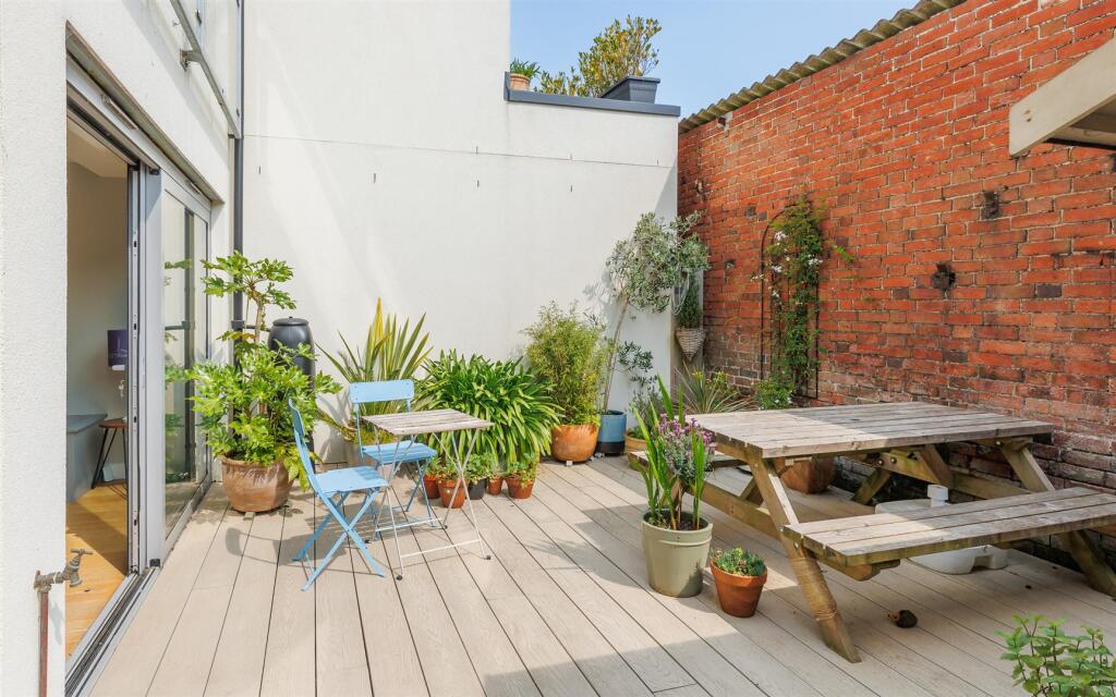 Courtyard Garden