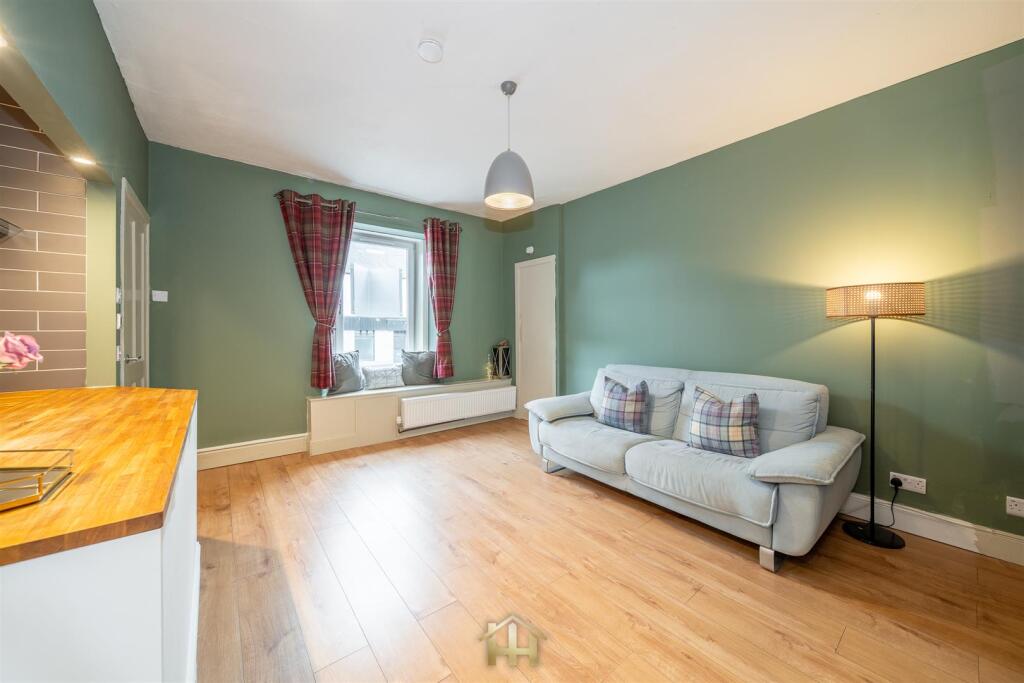 100 DUNDEE LOAN FORFAR DD8 1EB 040725 EDIT (17 of 