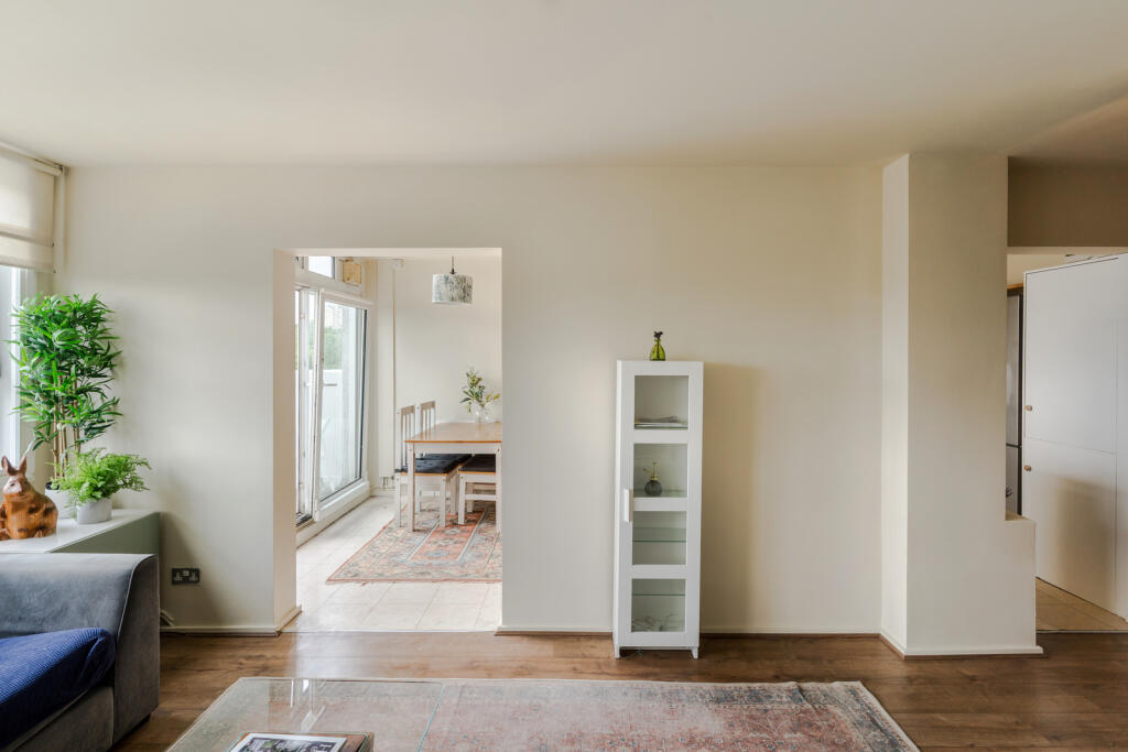 302956 - Flat 17, Edrich House-24.jpeg