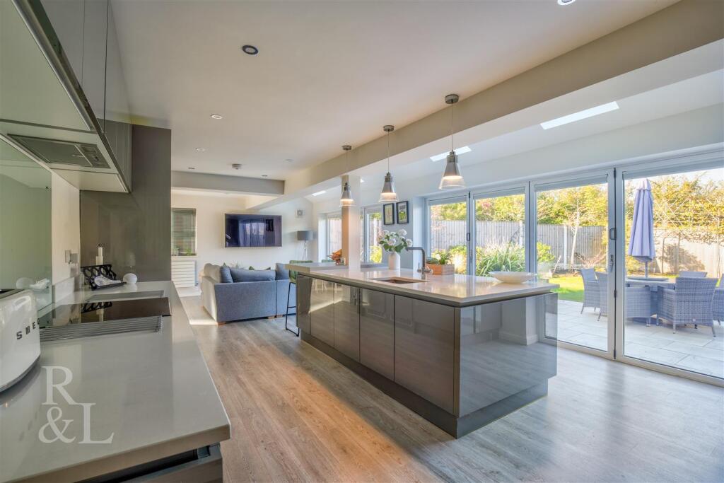 5 Killerton Park Drive (23).jpg