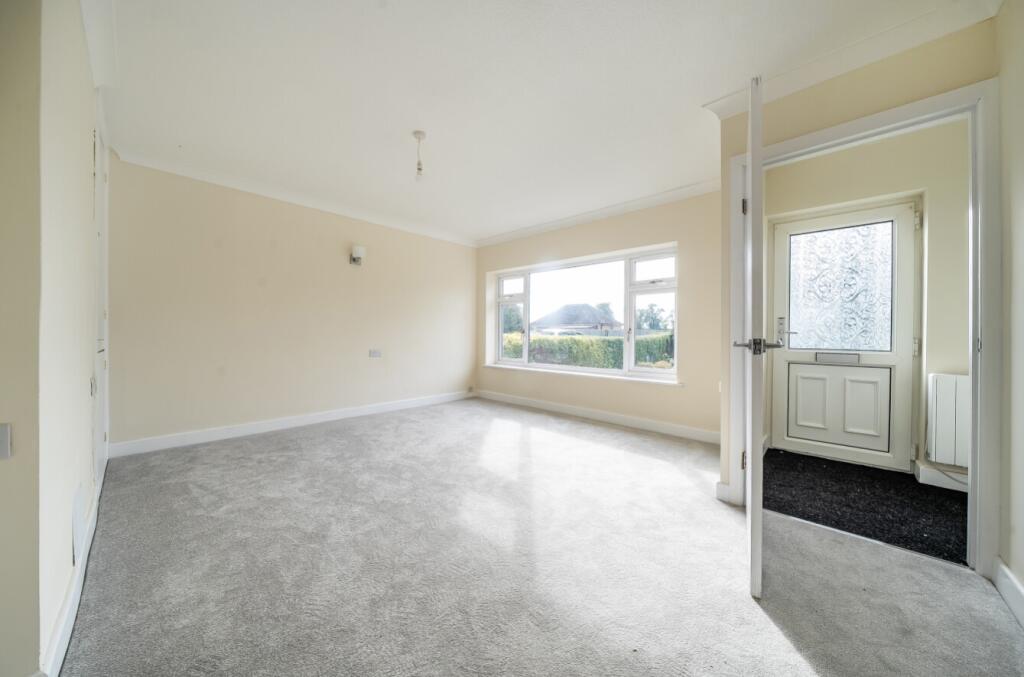 1363352-1-68de8b2385bcd