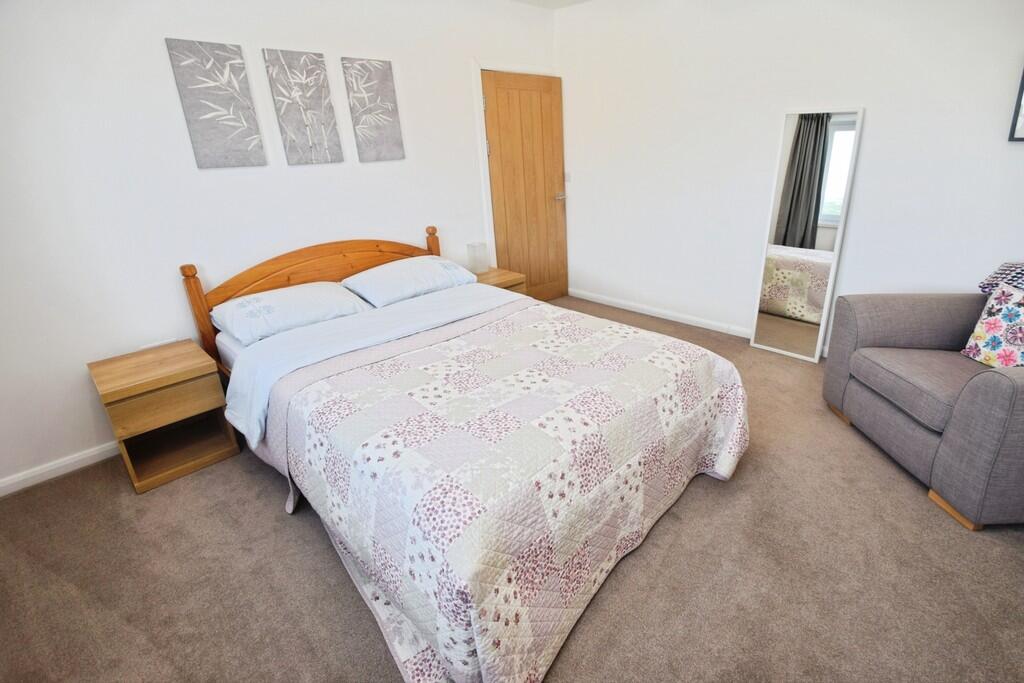 049e53ac-Bedroom ...