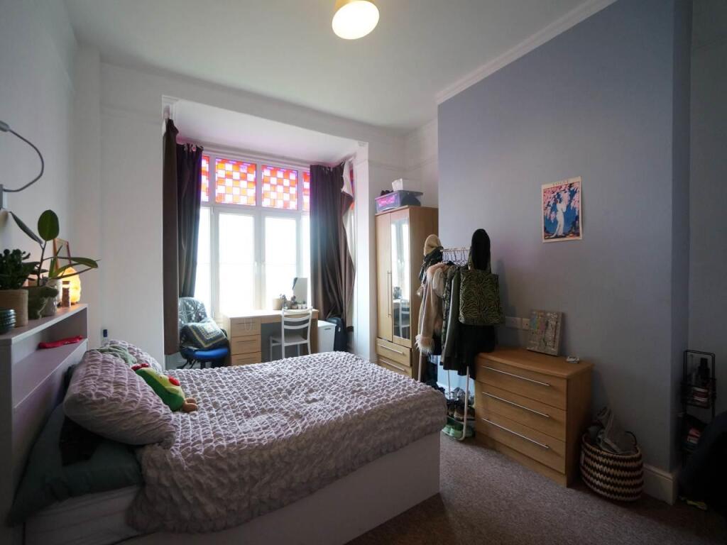 Bedroom 1.JPG