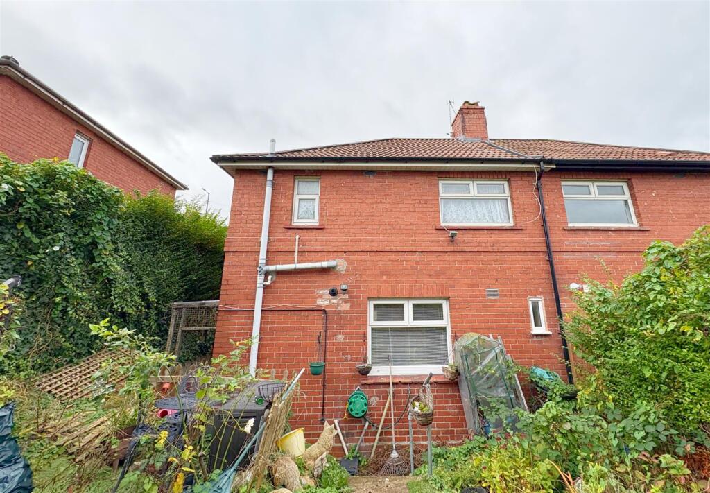 Rear view of property.jpg