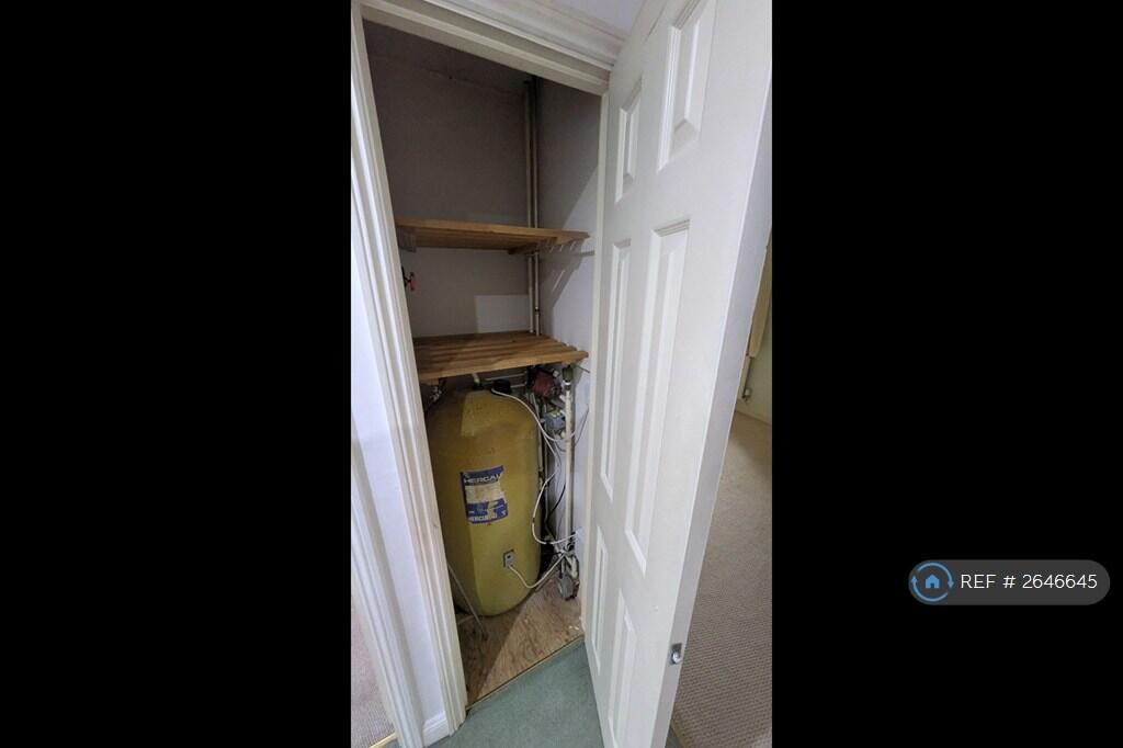 Airing Cupboard 