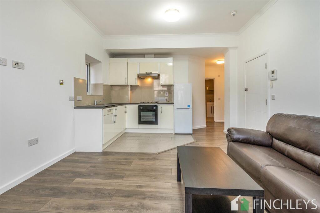 flat1216ballardslanelondonn32lx-15.jpg