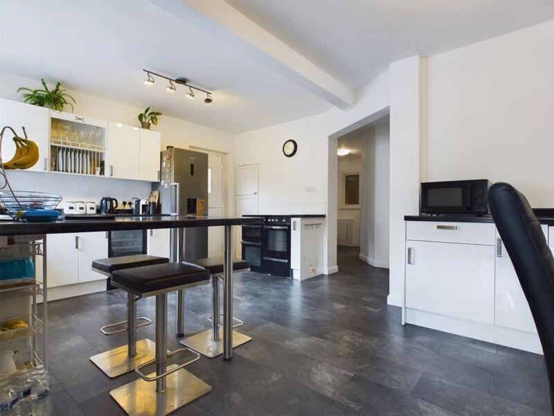Kitchen towards hallway 