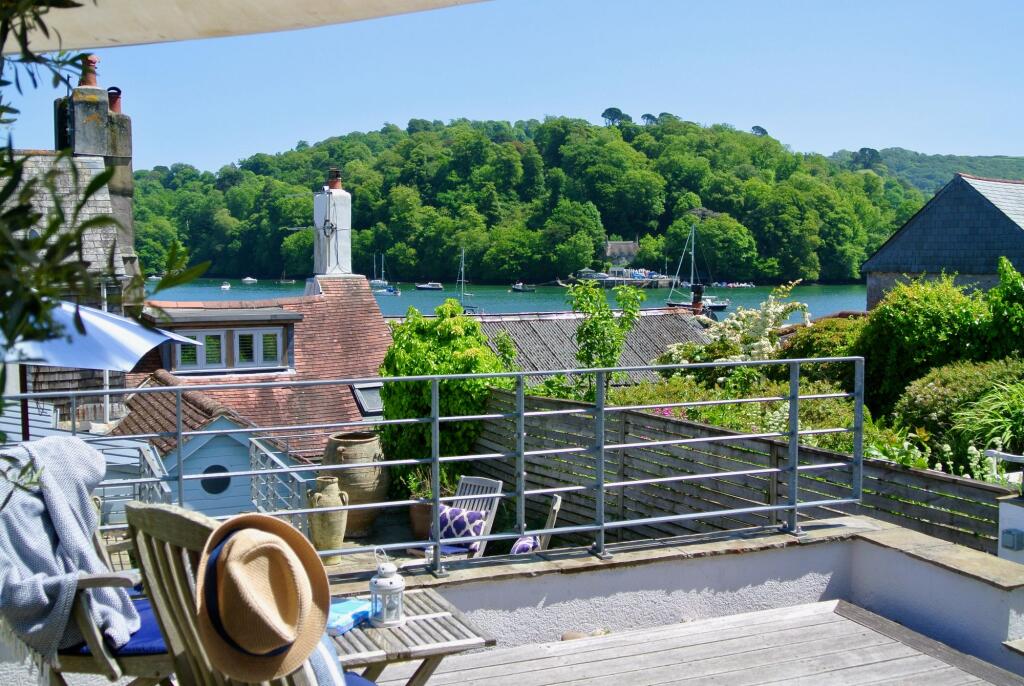 Berry Cottage, Dittisham, Garden