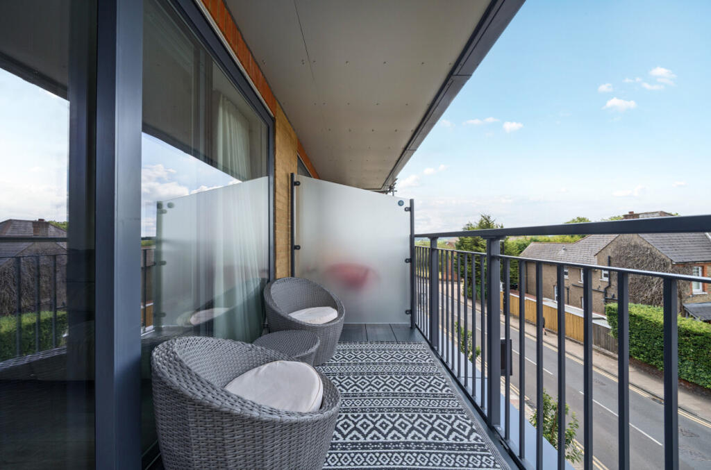 1294186-14-683d7c...