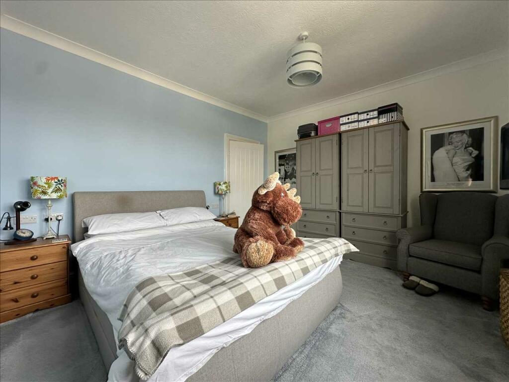 Bedroom (front)