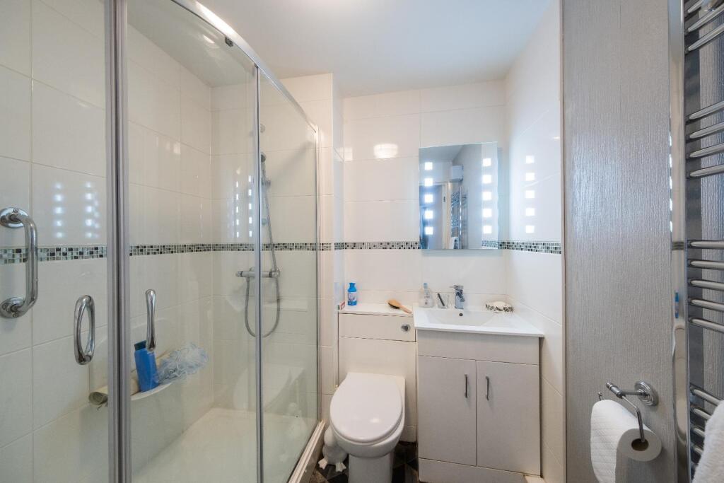 22 Rathbone Park-009.jpg