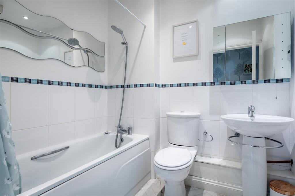 6 Whitebeam Court-14.jpg