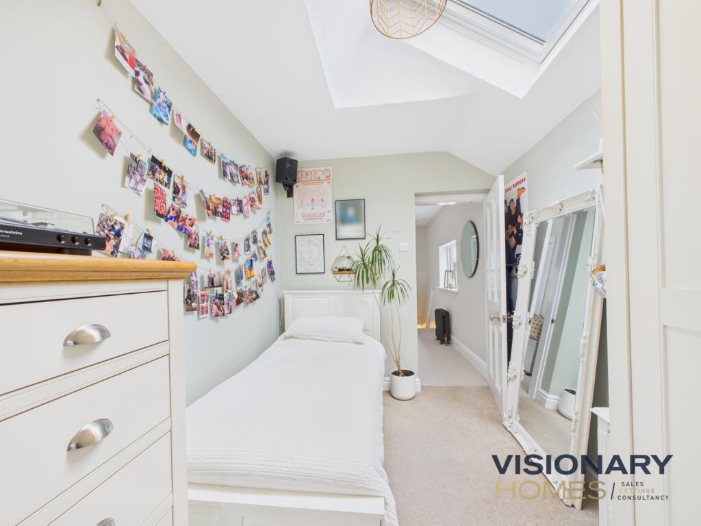 CAM03522G0-PR0220-STILL040