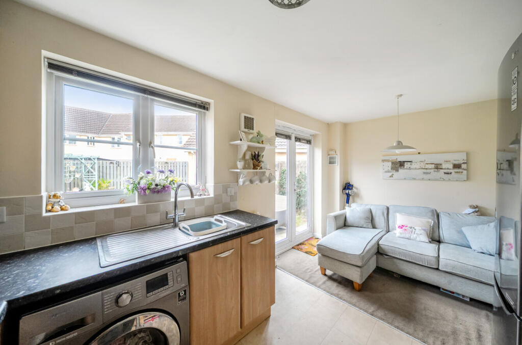 1307031-15-685d15...