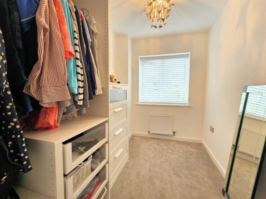 Bedroom 4.jpg
