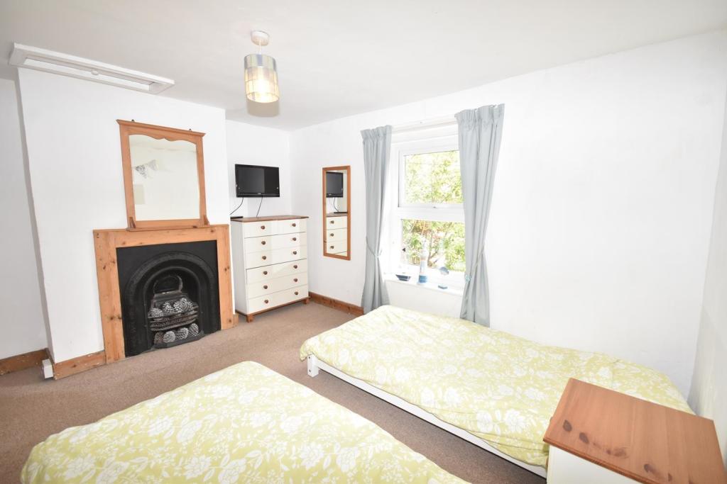 Bedroom 1JPG