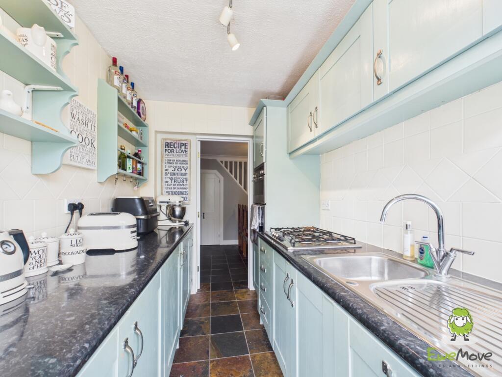 EweMove Estate Agents Basingstoke - Upper Sherbour