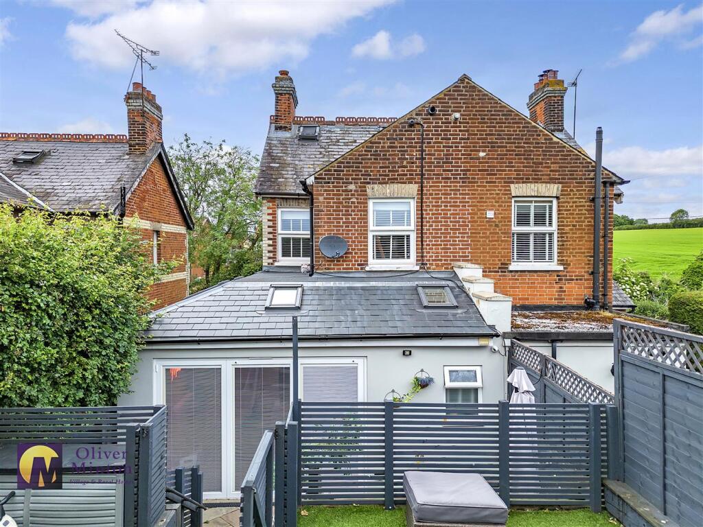 LANDSCAPED REAR GARDEN