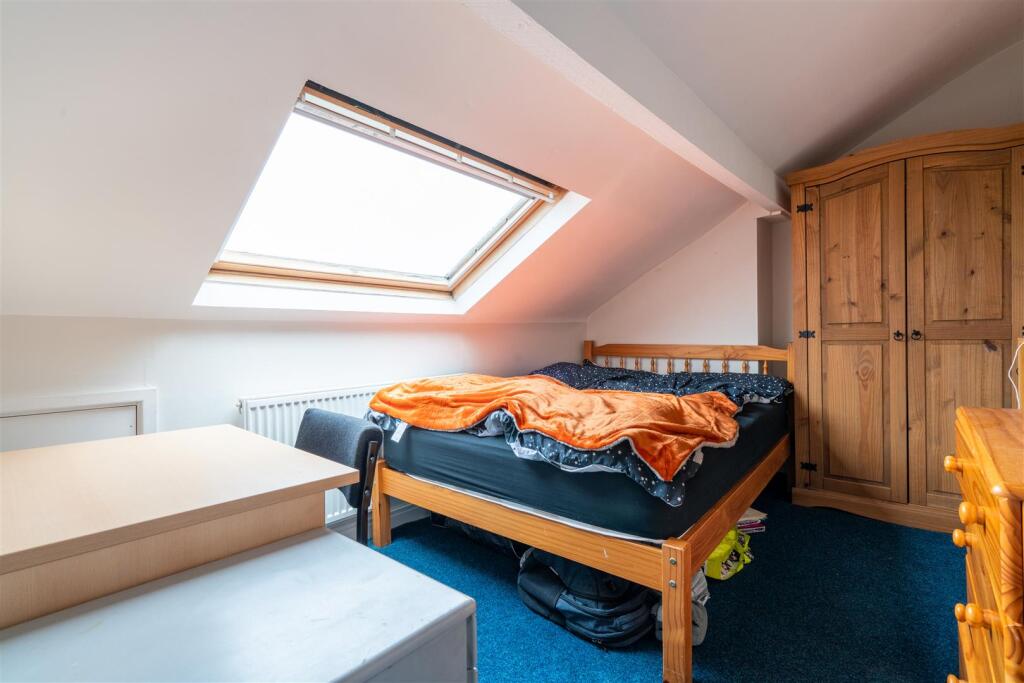 Bedroom 6.jpg