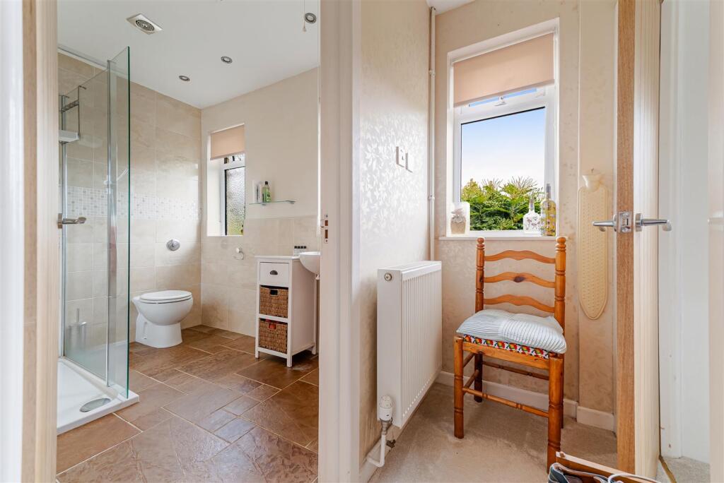 Jack &amp; Jill Shower Room