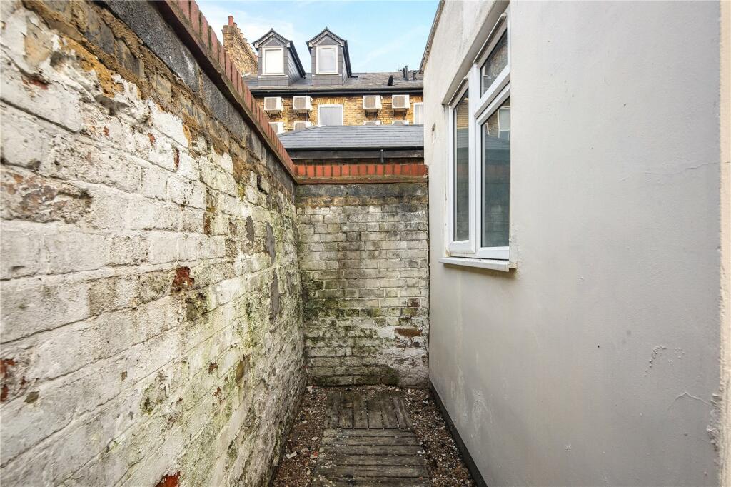 Patio/Courtyard