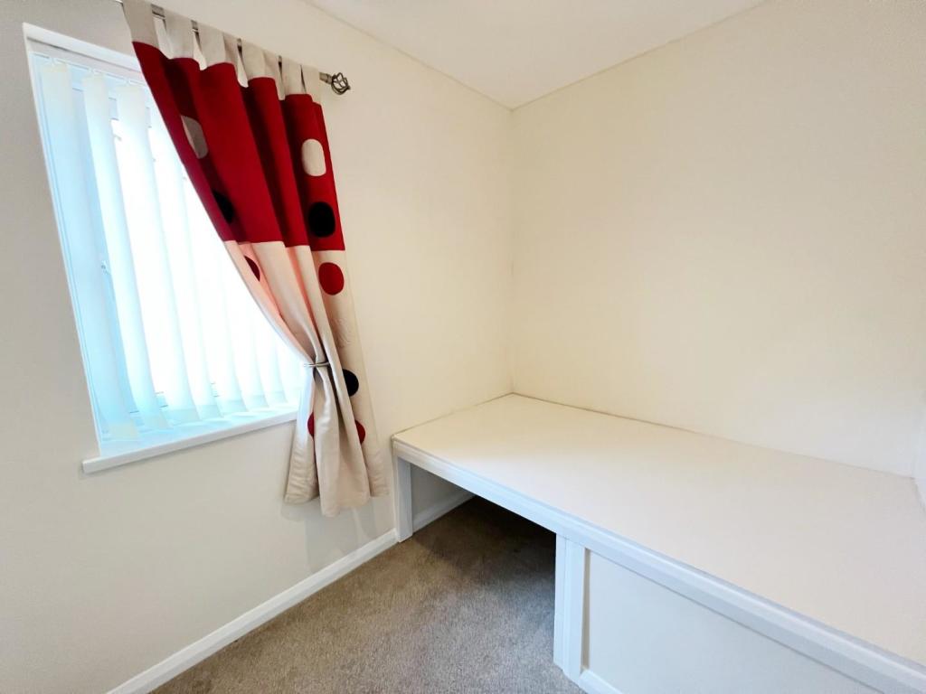 Bedroom 3.jpg